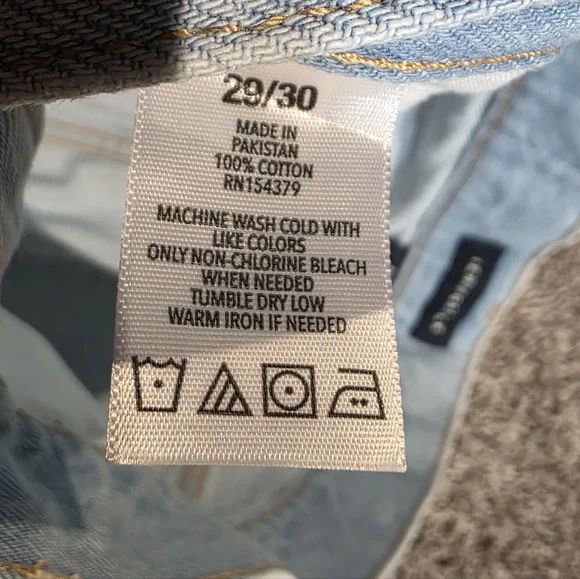 Aeropostale Lightwash Straight Leg High-rise Baggy Distressed Jeans Size 29/30 - Picture 5 of 5